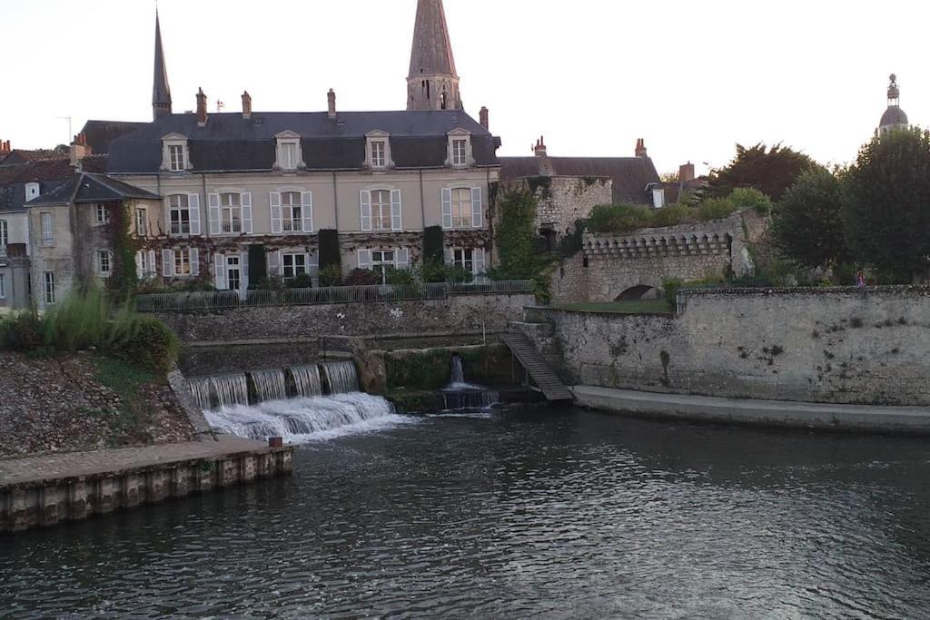 La Tranquillite Proche Des Chateaux De La Loire. ヴァンドーム エクステリア 写真